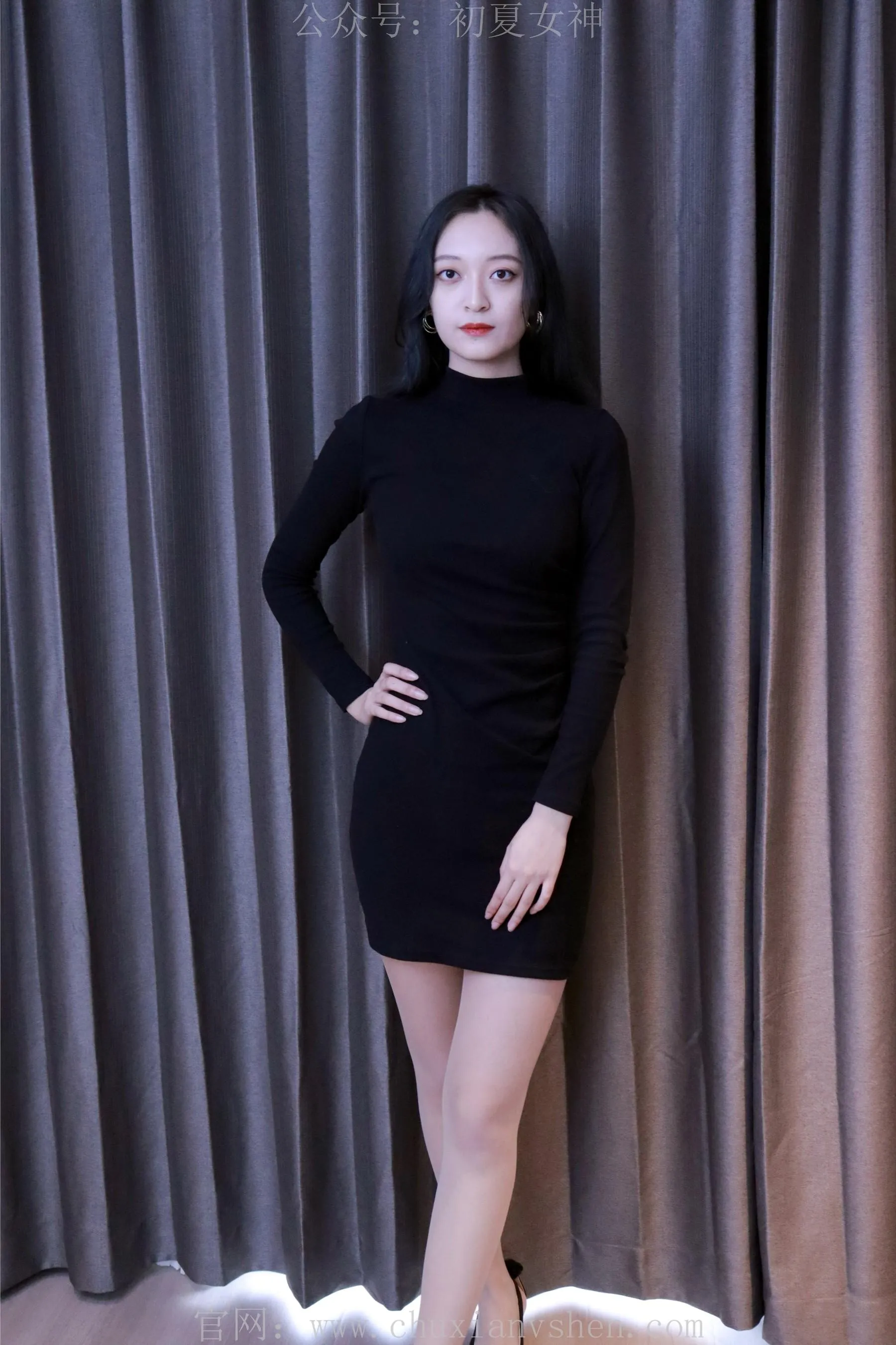 初夏女神 NO.003 依依 黑色瘦身衣搭配37码高跟鞋 [111P]插图2
